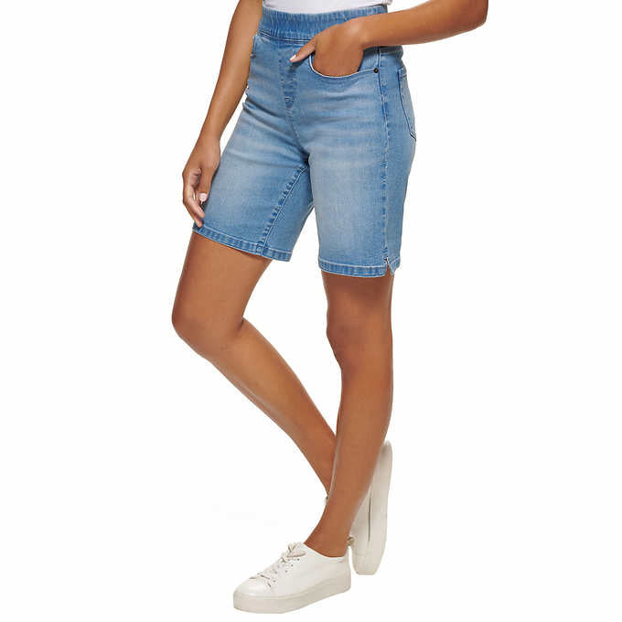 DKNY Jeans Women's Comfort Stretch Pull-On Bermuda Short (Light Wash, Medium)