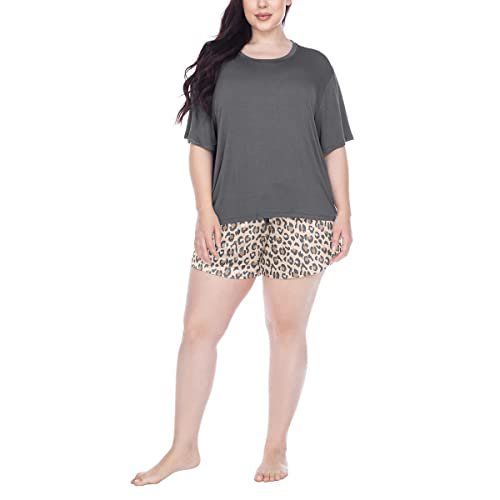 Cozy and chic Honeydew 3-piece pajama set: Long-sleeve top, shorts, and pants in soft, breathable fabric