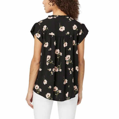 Buffalo David Bitton Flutter Sleeve Floral Top: Feminine elegance in a romantic floral print